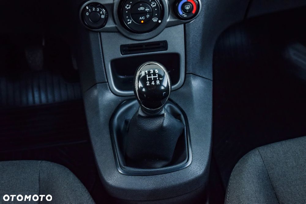 Ford Fiesta 1.25 Silver X - 32