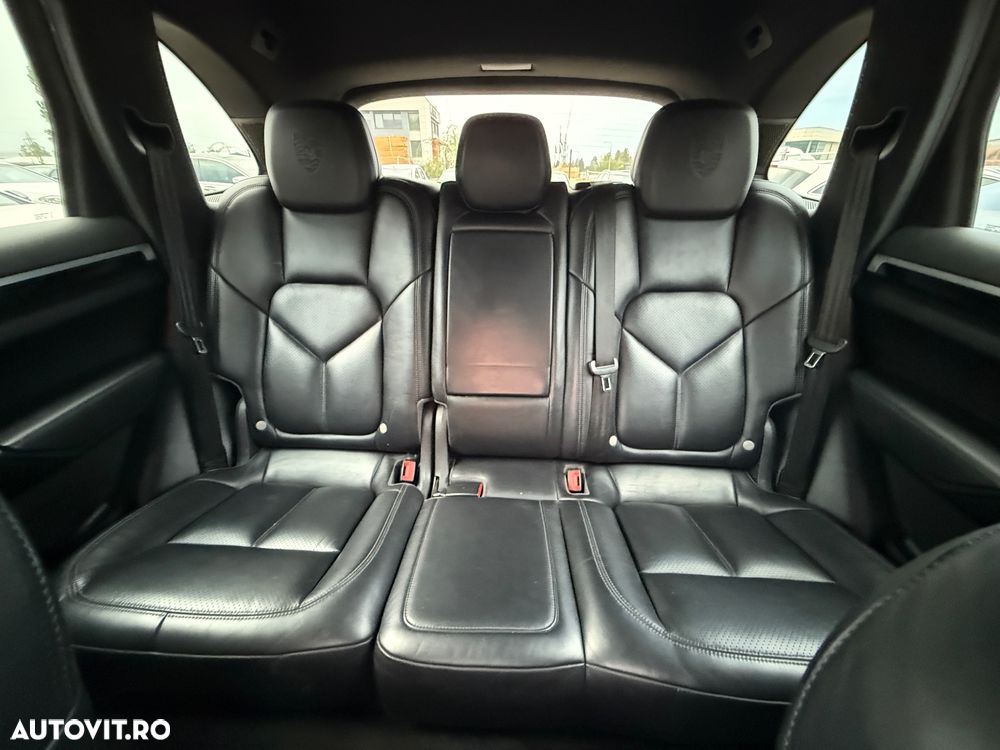 Porsche Cayenne Diesel Platinum Edition - 38