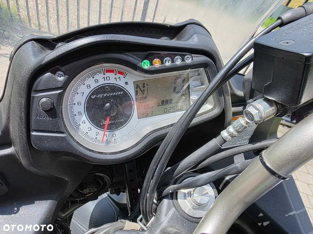 Suzuki V-STROM - 5