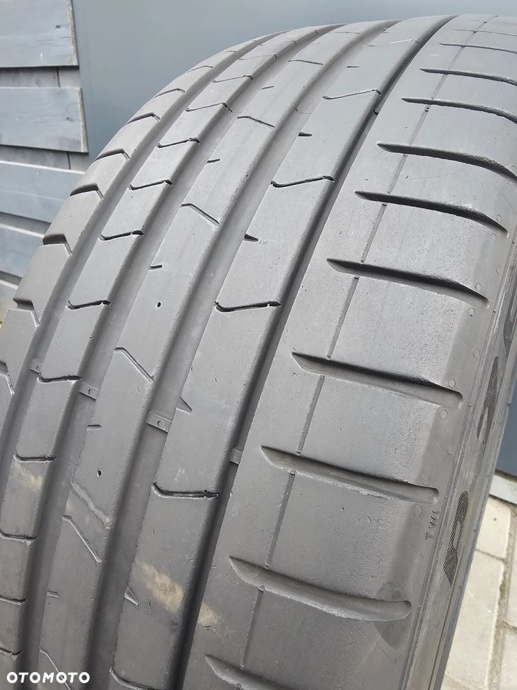 Pirelli P Zero 225/40R19 93 Y - 2