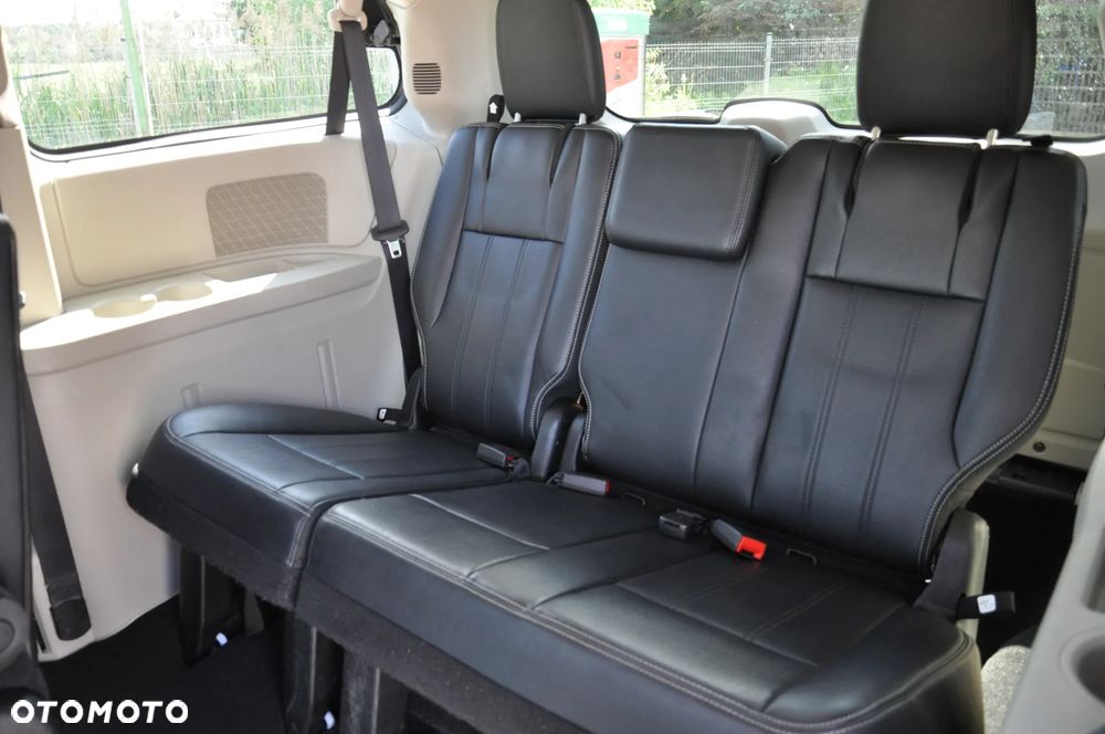 Chrysler Town & Country 3.6 Touring - 34