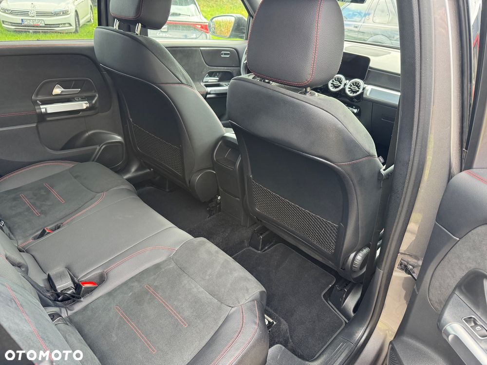 Mercedes-Benz GLB 200 d 4-Matic AMG Line 8G-DCT - 26