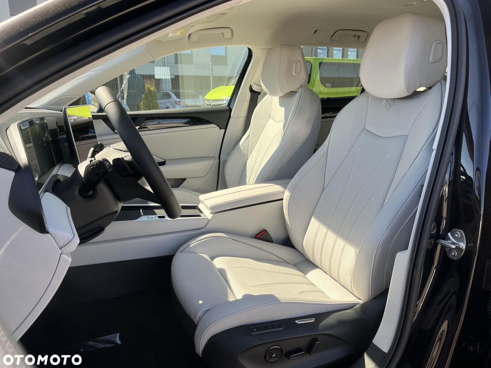 Volkswagen Passat 2.0 TDI SCR Elegance DSG - 11