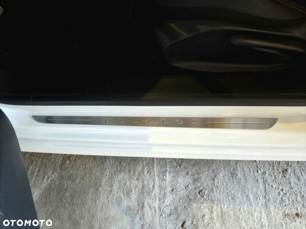 Peugeot 208 Blue-HDi 120 Stop&Start Allure - 9
