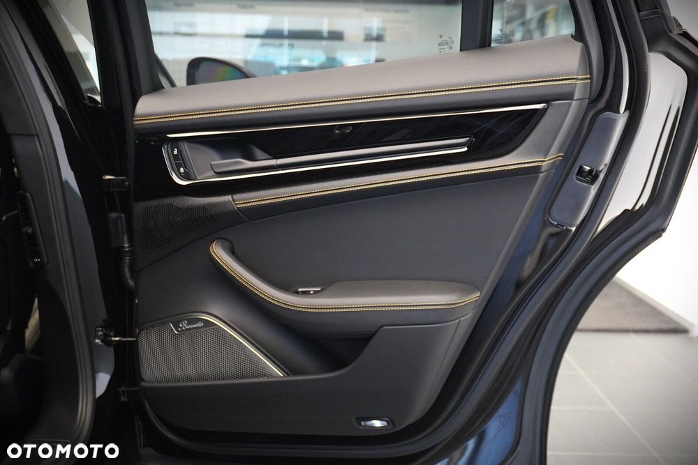 Porsche Panamera - 15