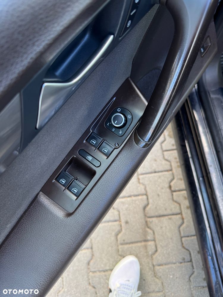 Volkswagen Passat 2.0 TDI Comfortline DSG - 17