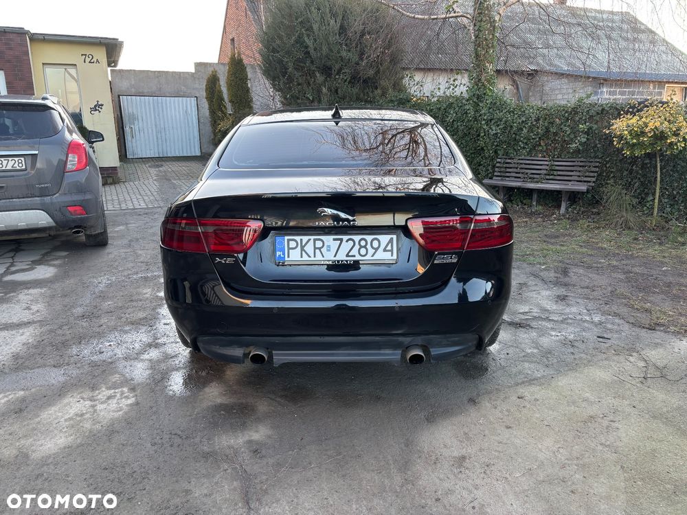 Jaguar XE 2.0 T AWD Prestige - 6