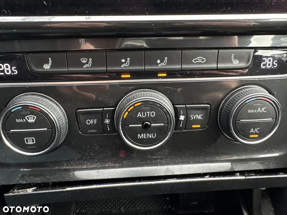 Volkswagen Golf - 21