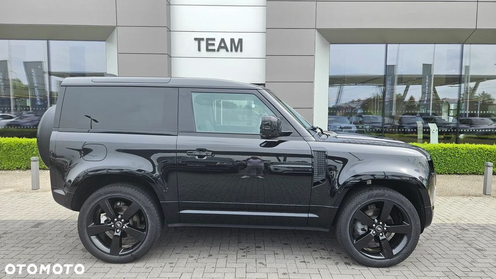 Land Rover Defender - 17