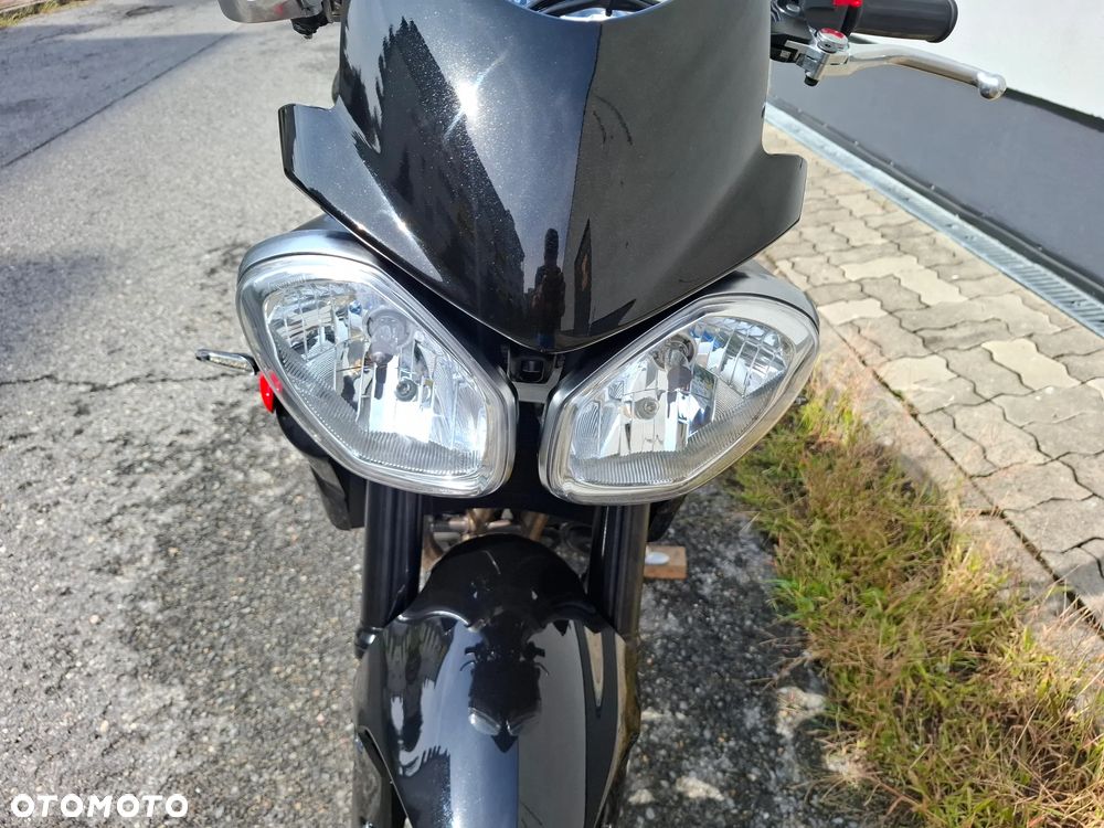 Triumph Street Triple - 31