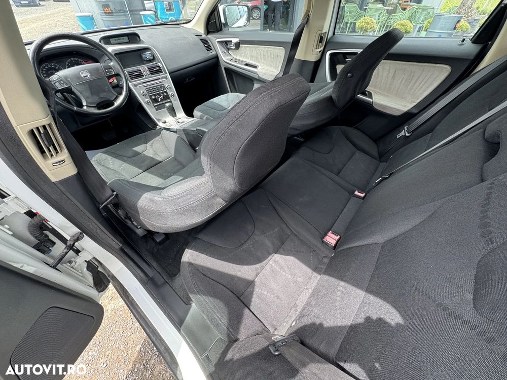 Volvo XC 60 2.4D AWD Aut. - 23