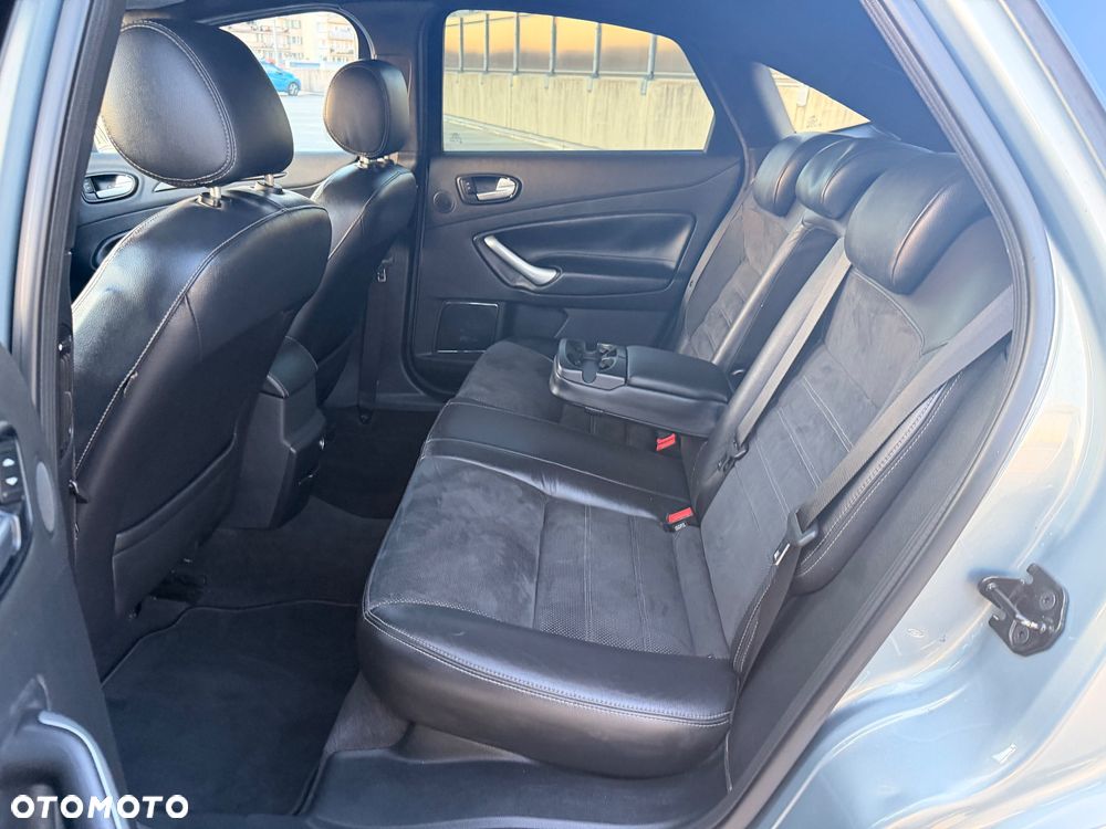 Ford Mondeo 2.5 Titanium S - 12