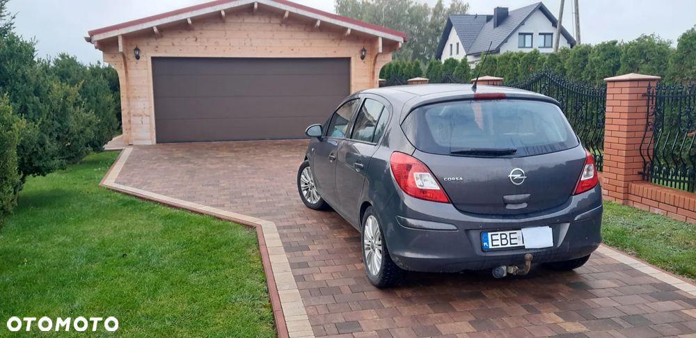 Opel Corsa 1.4 16V Cosmo - 9