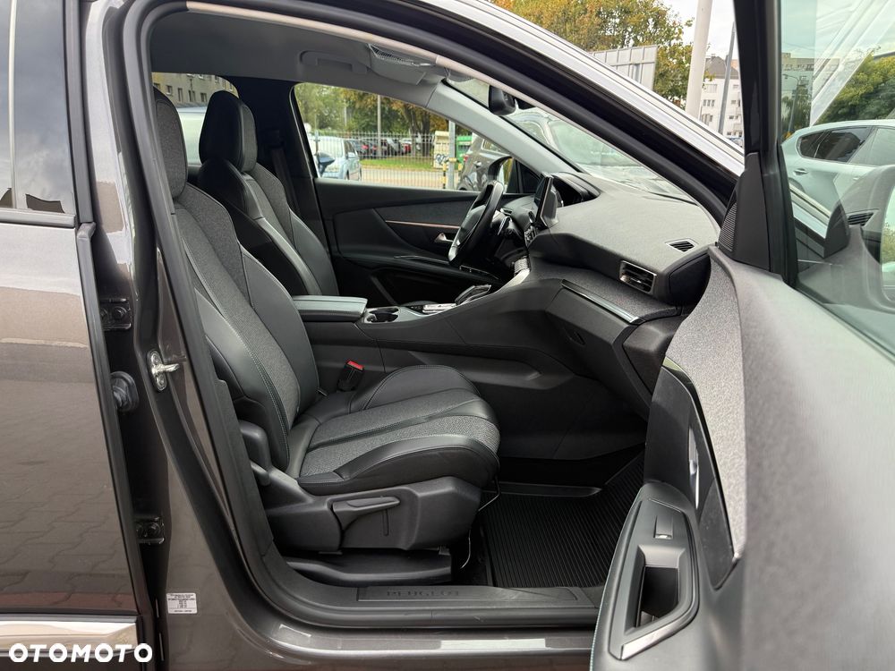 Peugeot 3008 1.5 BlueHDi Allure Pack S&S EAT8 - 23
