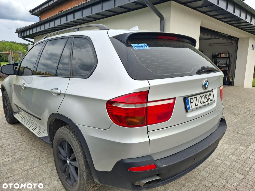 BMW X5 4.8 is - 4