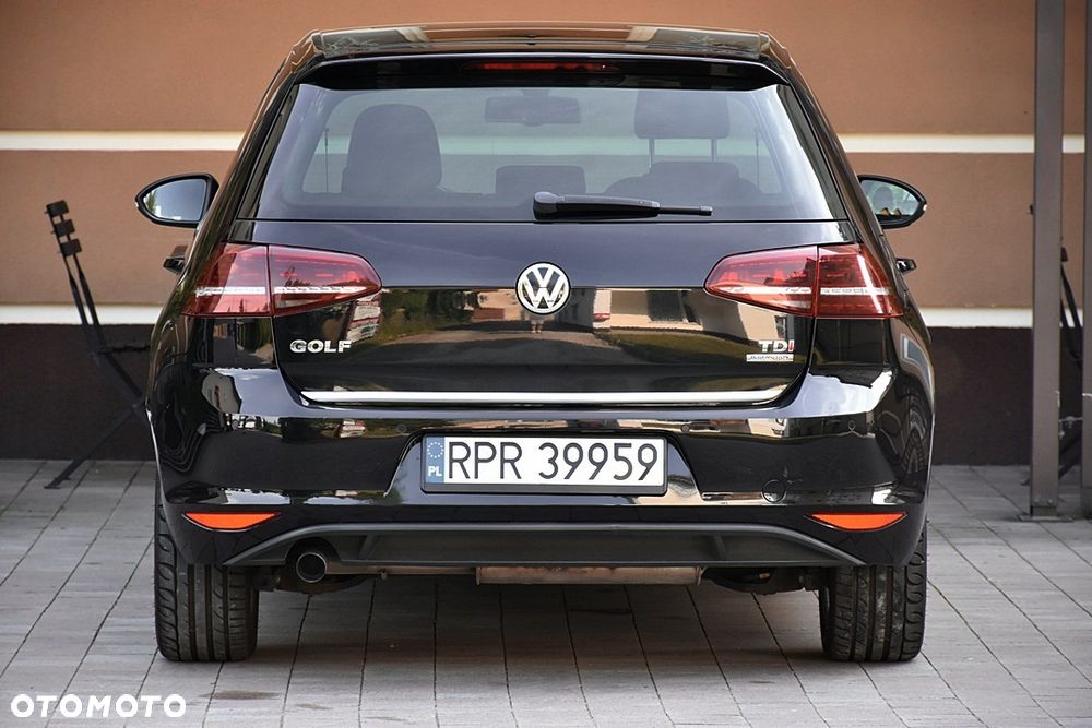 Volkswagen Golf 1.6 TDI DPF BlueMotion - 16