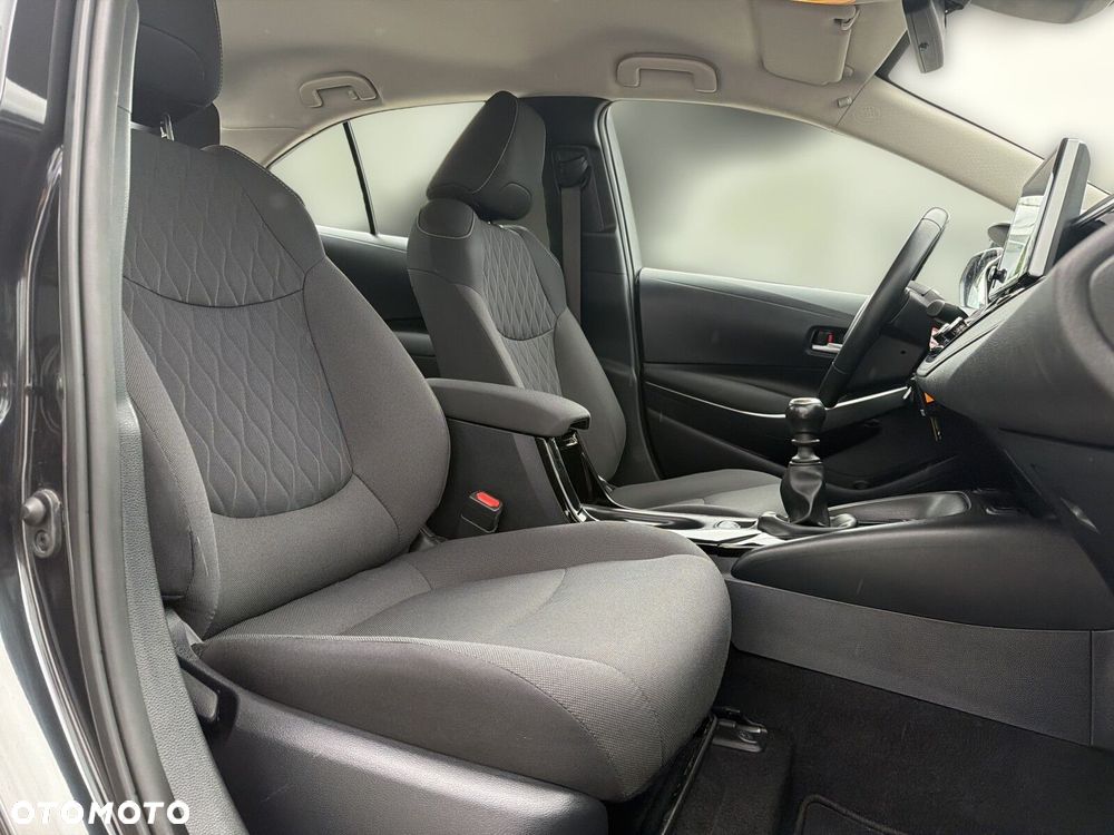 Toyota Corolla - 13