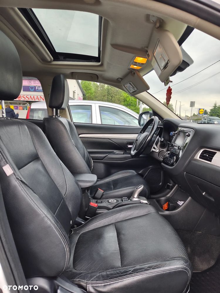 Mitsubishi Outlander Instyle NAVI + - 8