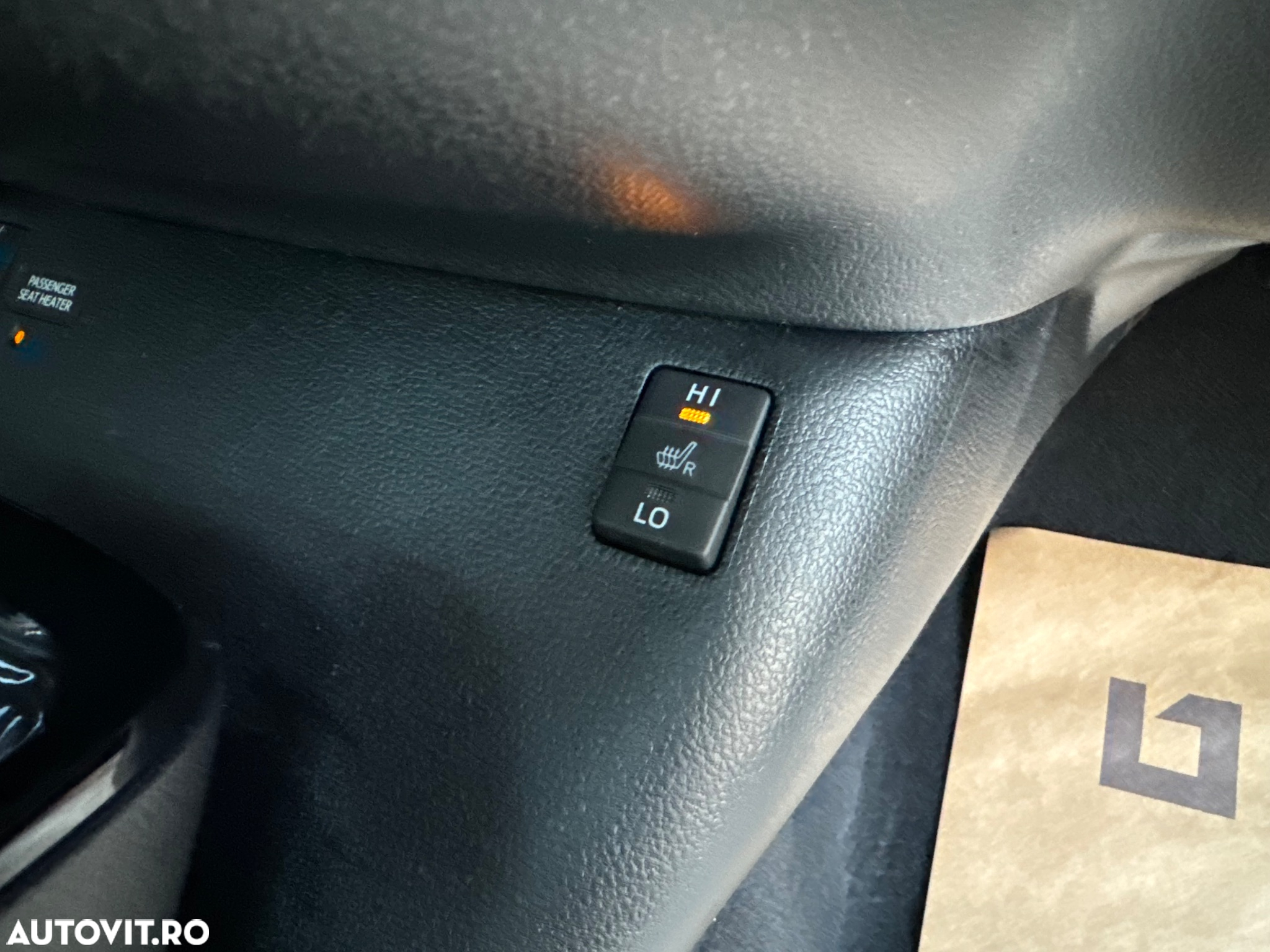 Toyota Prius Plug-in Hybrid Solar - 28