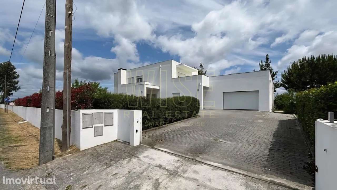 Moradia T4 de Luxo em Travanca de Lagos, Oliveira do Hospital - Grande imagem: 2/16