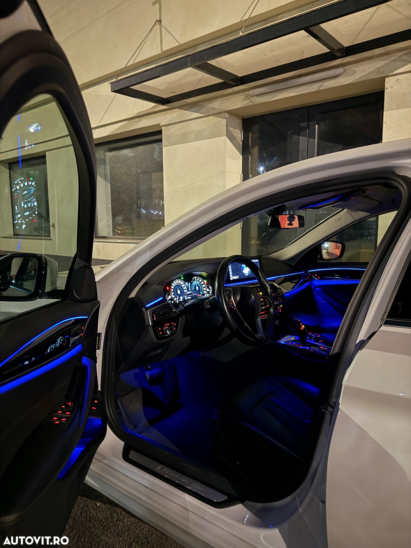 BMW Seria 5 530e Aut. Luxury Line - 7