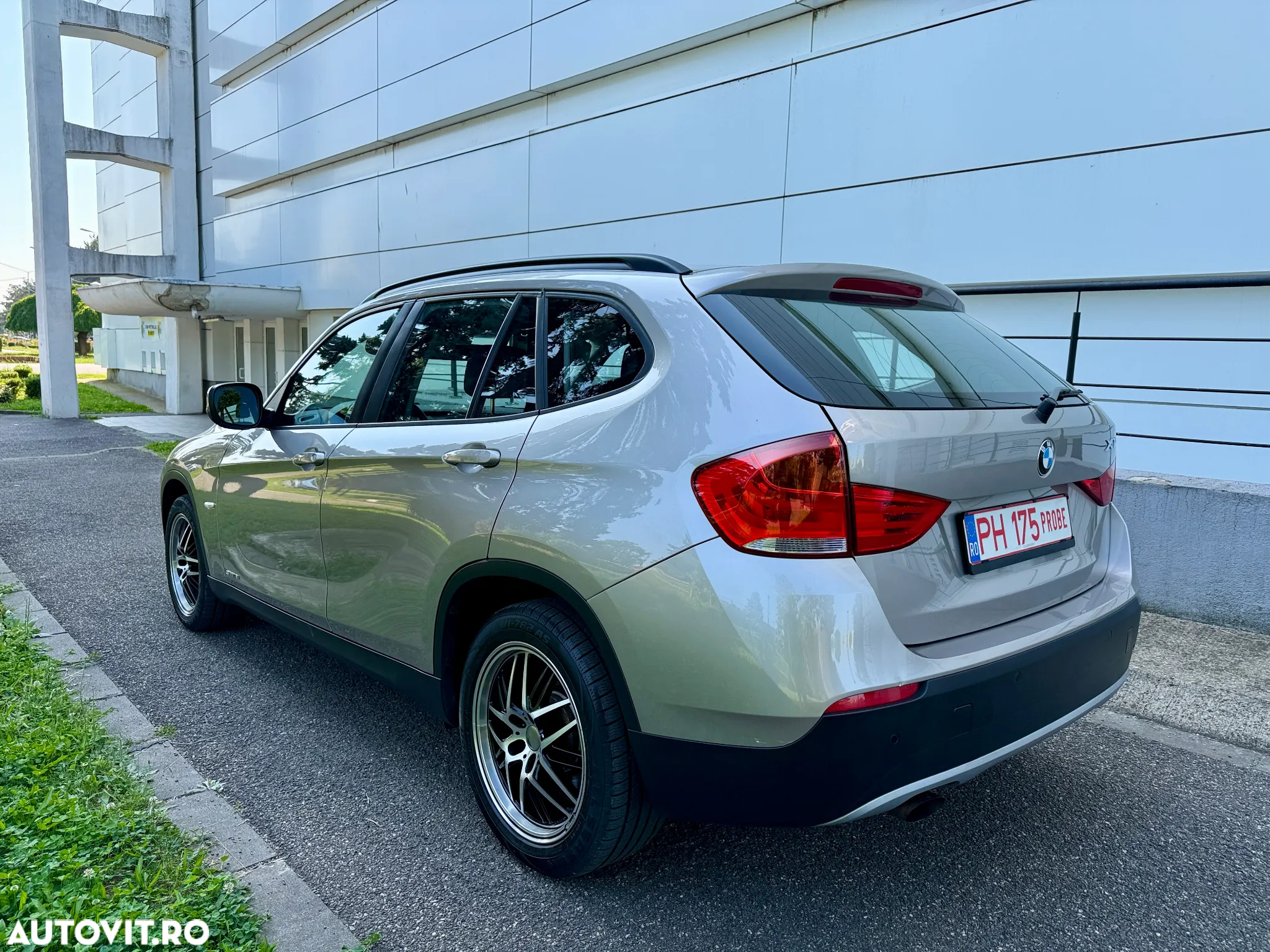 BMW X1 sDrive18i Aut. Sport Line - 4