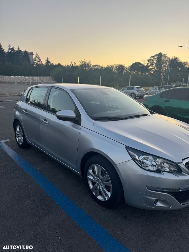 Peugeot 308 1.2 L PureTech Turbo Active - 11