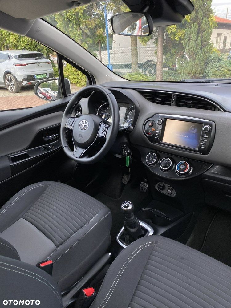Toyota Yaris - 10