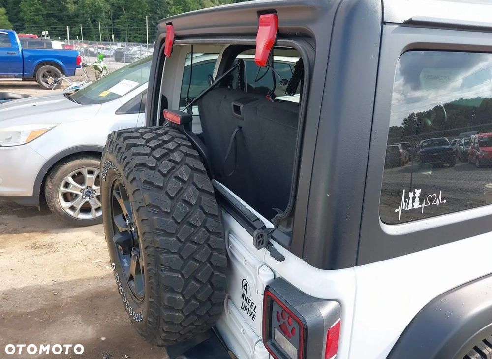 Jeep Wrangler - 9