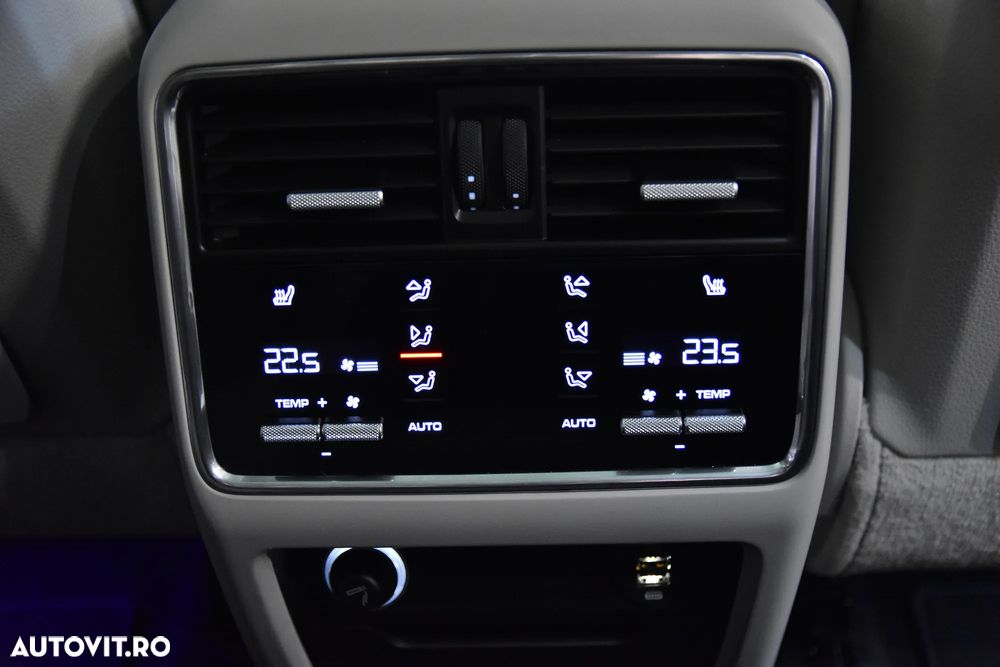 Porsche Cayenne Turbo - 24