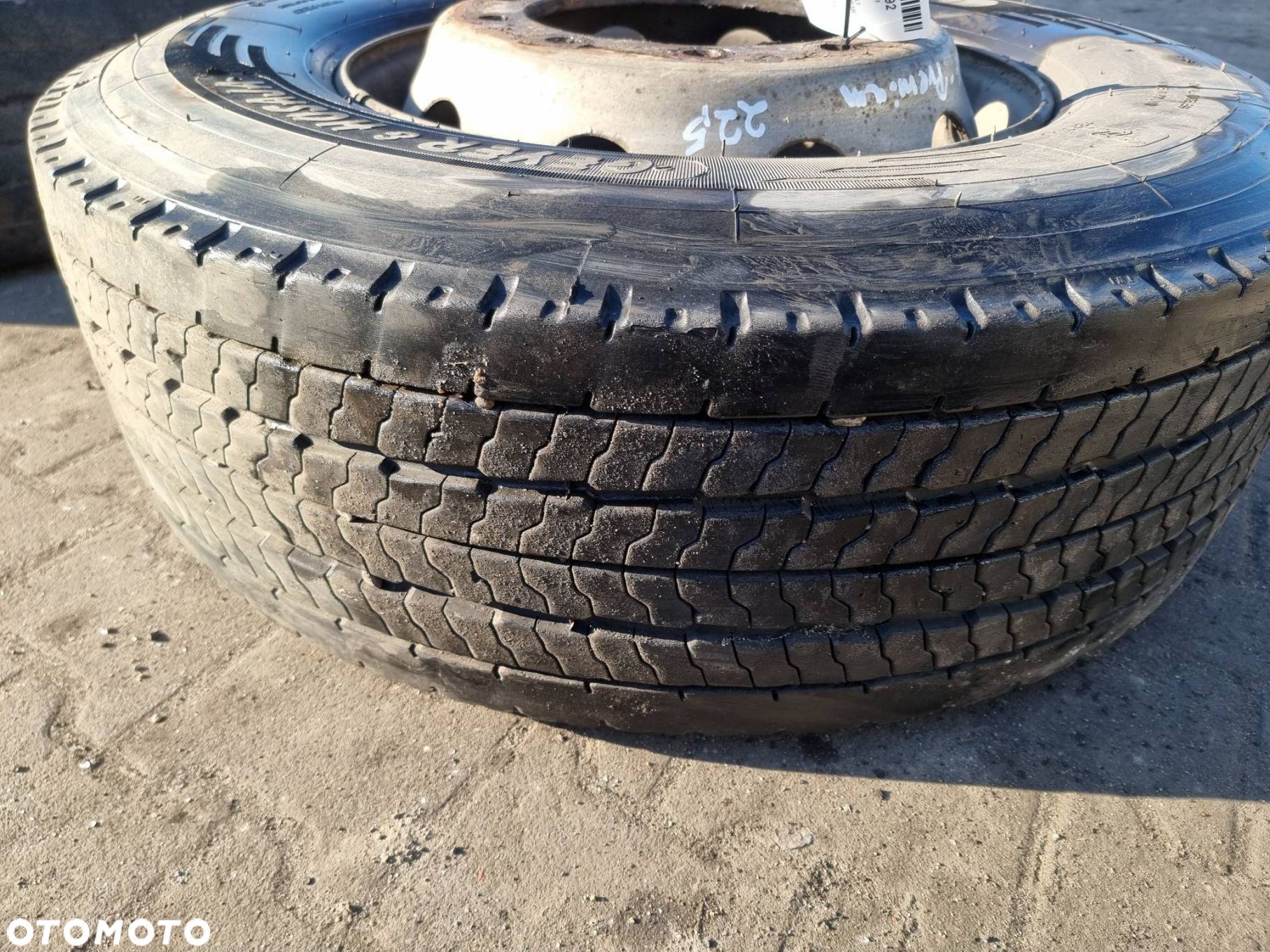 OPONA 22.5 RENAULT PREMIUM 320 315/70 R22,5 UNITREAD - 12