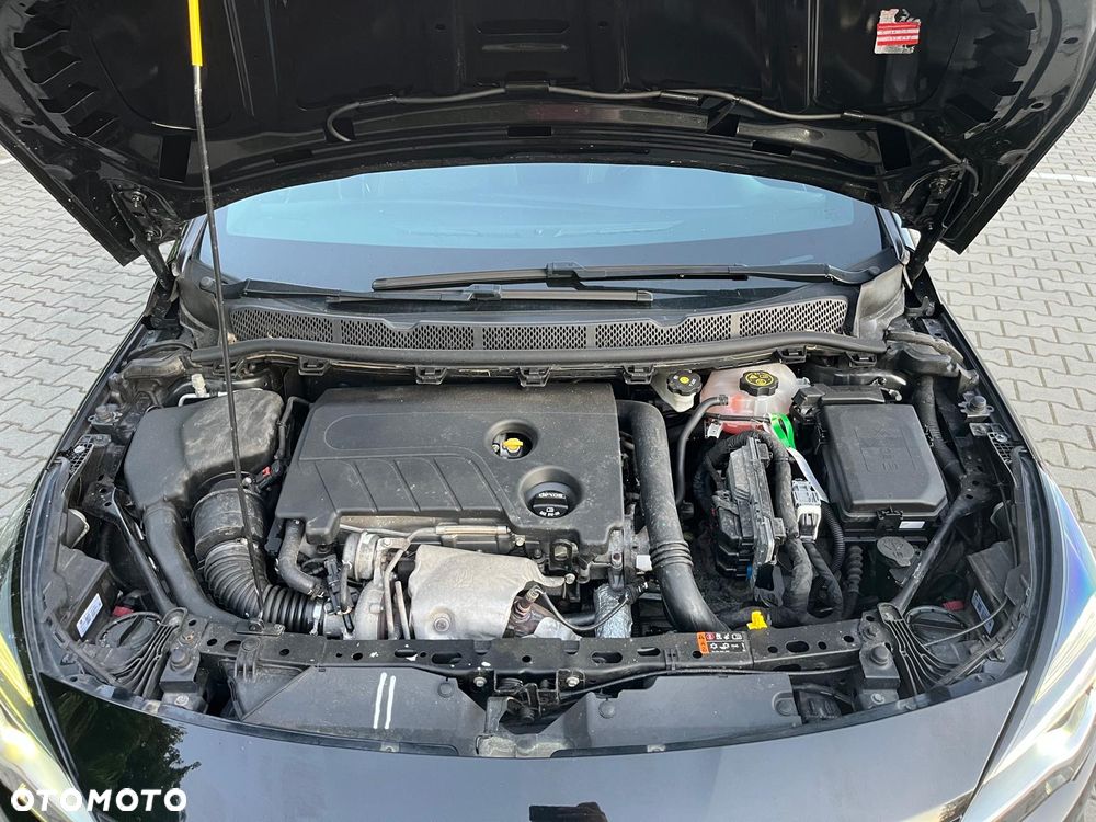 Opel Astra 1.6 T Dynamic S&S - 16