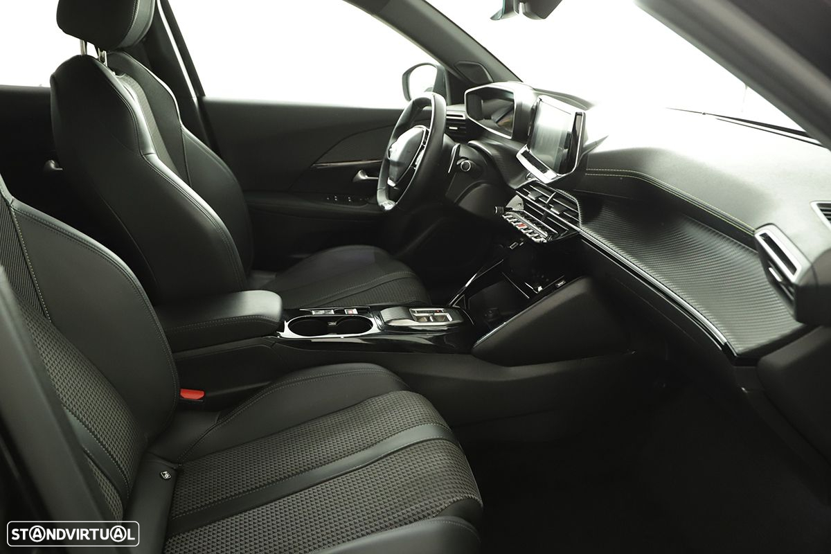 Peugeot 2008 1.2 PureTech GT EAT8 - 22