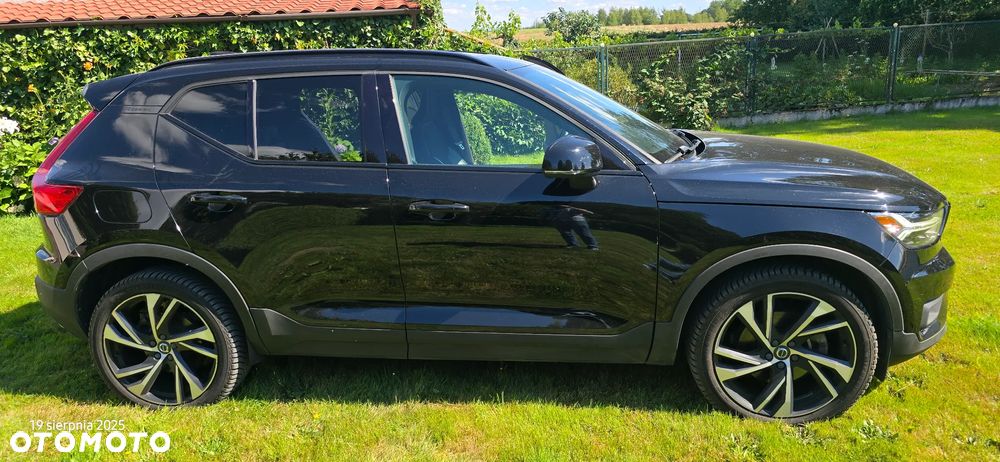 Volvo XC 40 T5 AWD R-Design - 1
