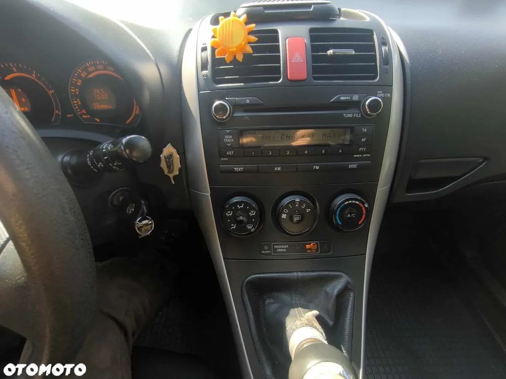 Toyota Auris 1.4 D-4D Terra - 4