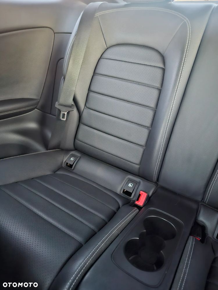 Mercedes-Benz Klasa C 300 d 9G-TRONIC - 13