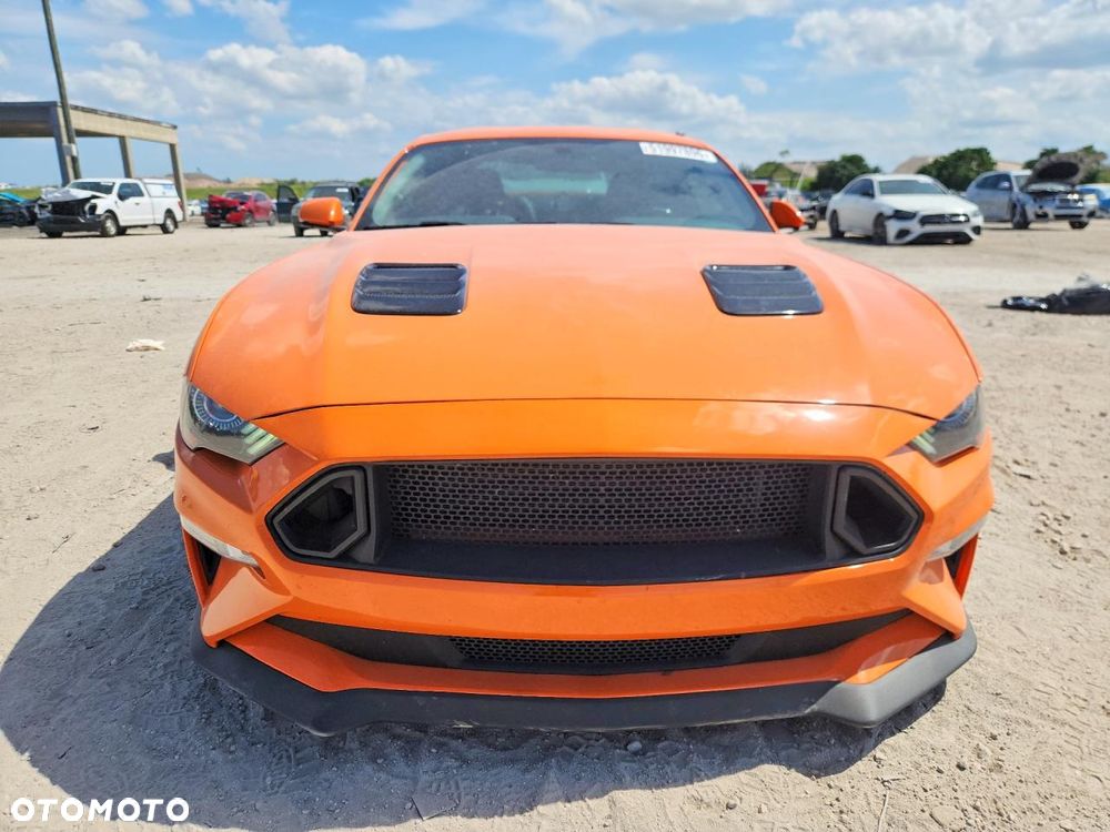 Ford Mustang - 5