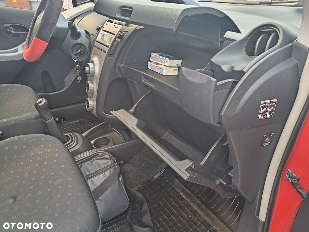 Toyota Yaris 1.0 VVT-i Team - 21