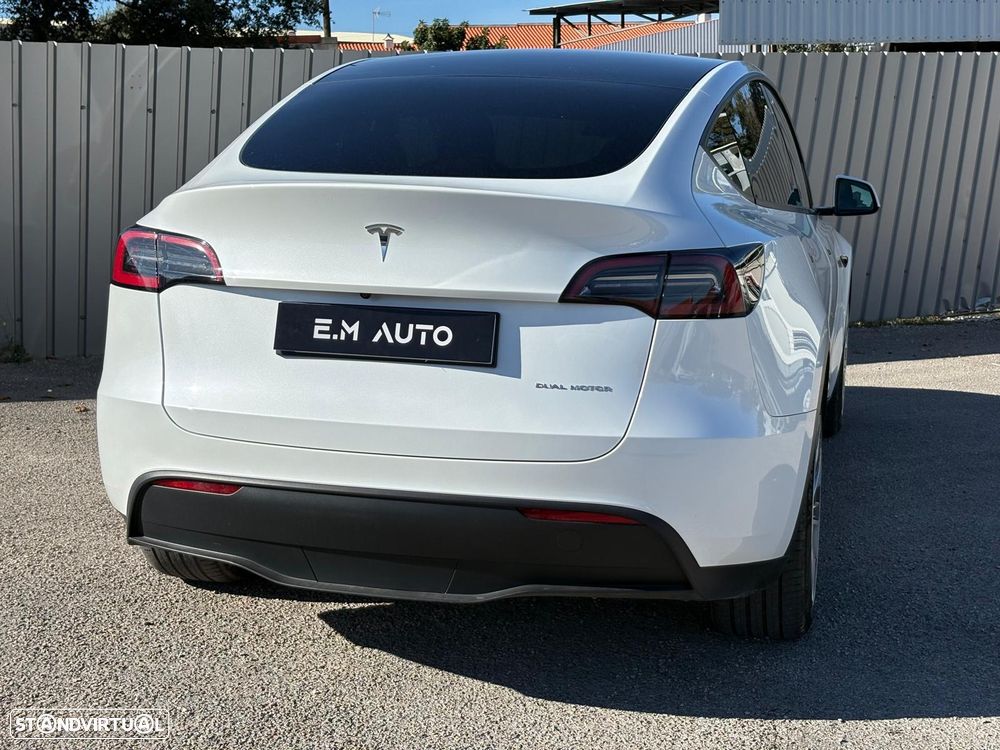 Tesla Model Y Long Range Dual Motor AWD - 9