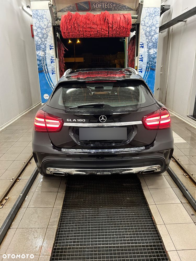 Mercedes-Benz GLA 180 7G-DCT AMG Line - 4