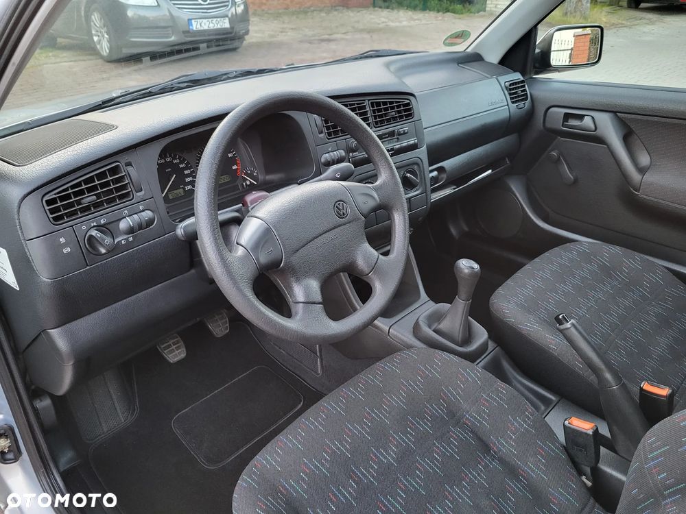 Volkswagen Golf - 11