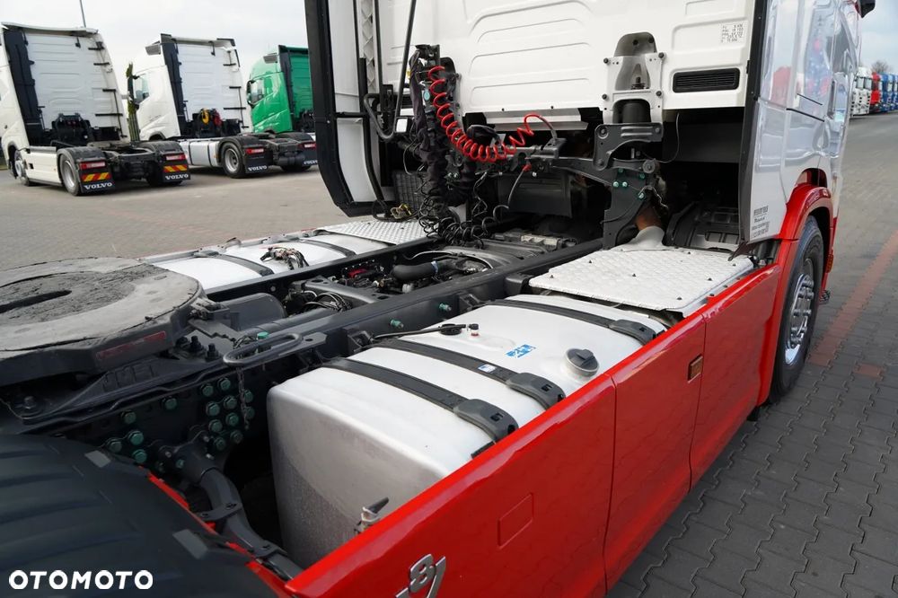 Scania S 580 / V8 / RETARDER / KLIMA POSTOJOWA / CAŁA NA PODUSZKACH / ALUFELGI  /  SKÓRY / OPONY 100% / - 17