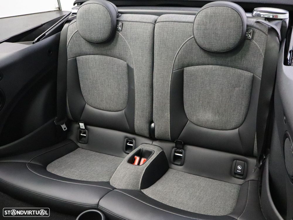 MINI Cabrio Cooper Auto - 15