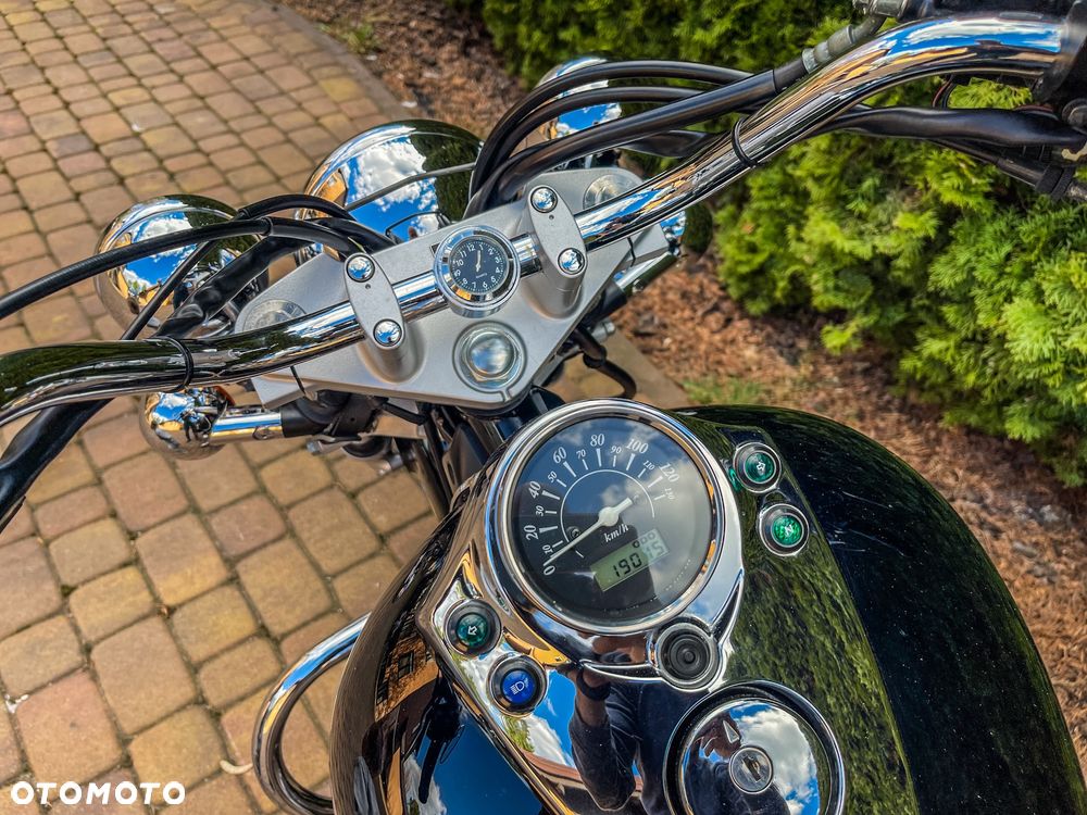 Suzuki Intruder - 14