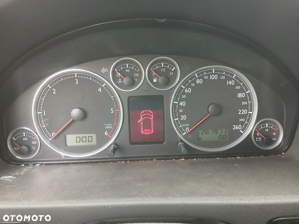 Volkswagen Sharan - 11