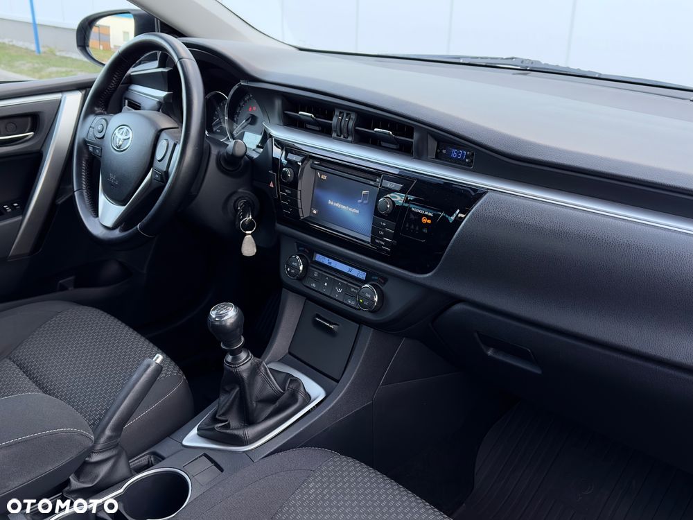 Toyota Corolla - 16