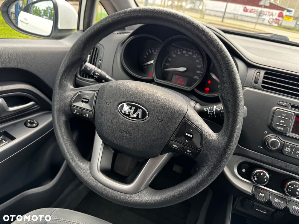Kia Rio 1.4 L - 13