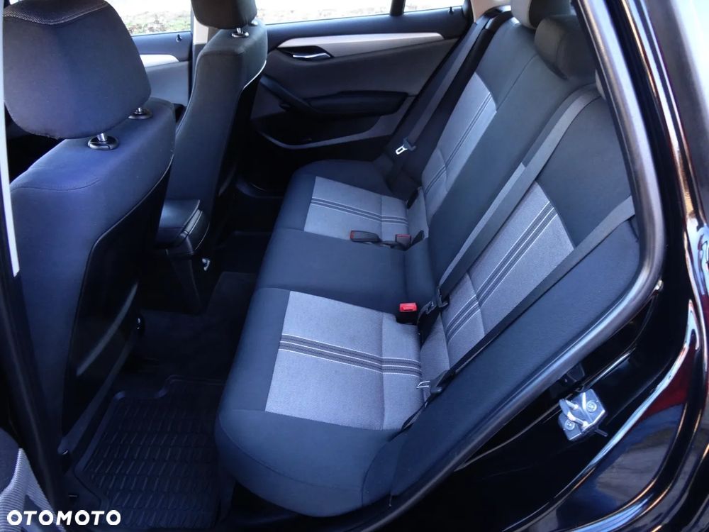 BMW X1 sDrive18d Sport Line - 22
