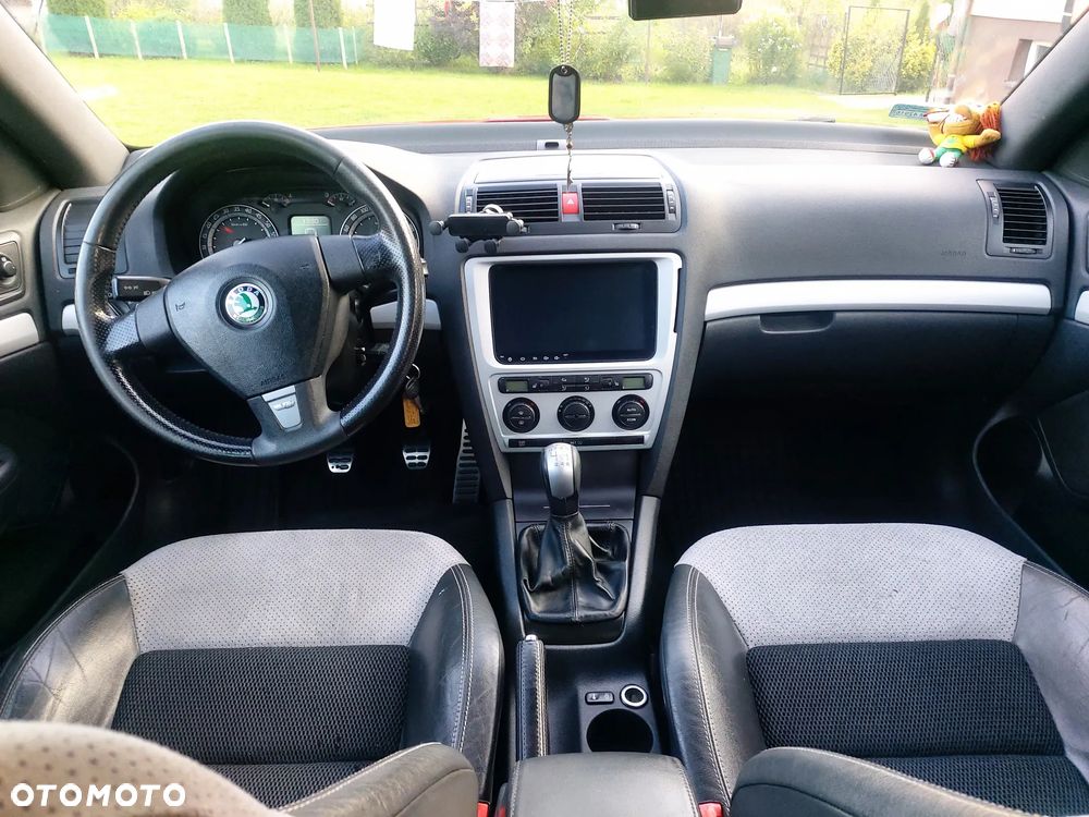 Skoda Octavia 2.0 TFSI RS - 4