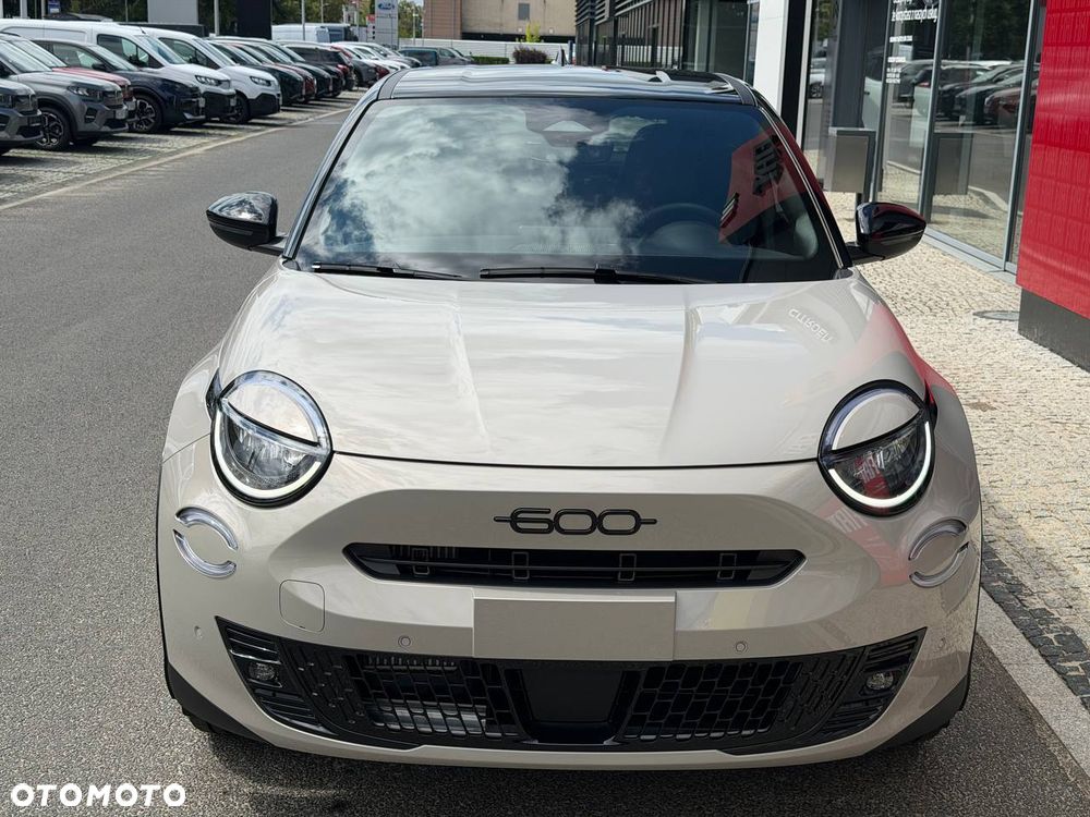 Fiat 600 1.2 Turbo Sport eDCT - 2
